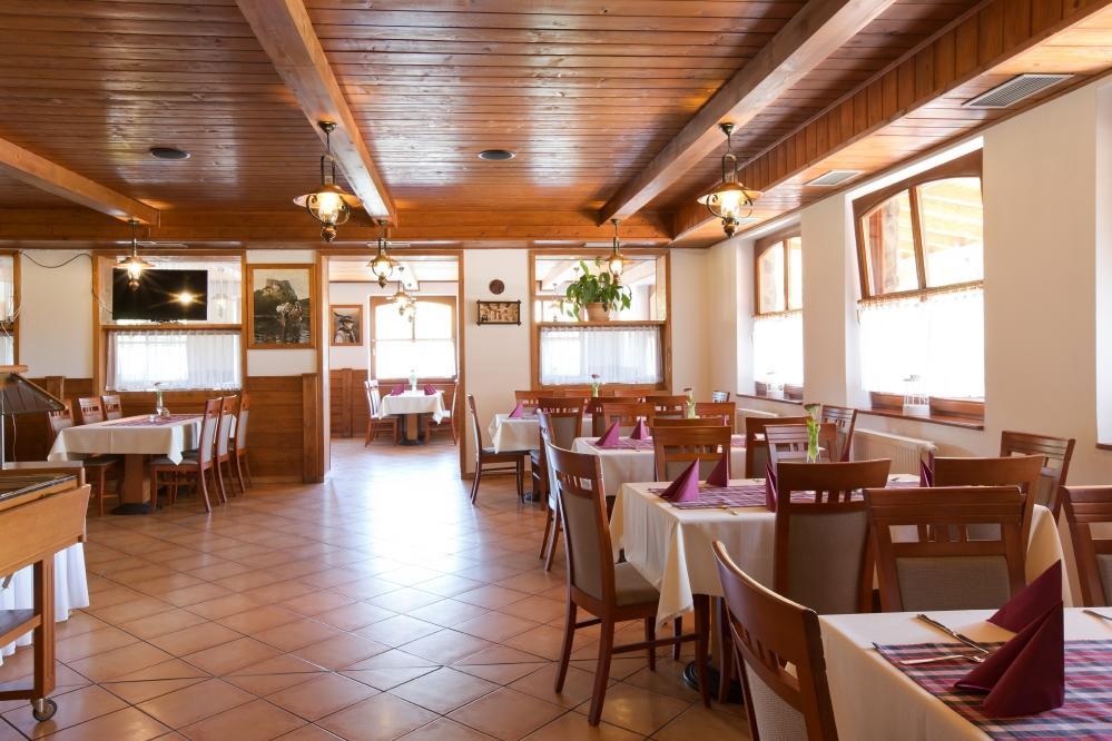 Hotel Gobor Vitanová Extérieur photo